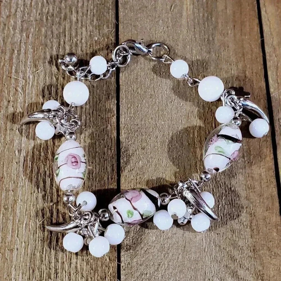 PinkDiva Jewelry - Vintage Murano Glass Beads White Silver Charm Bracelet Style B